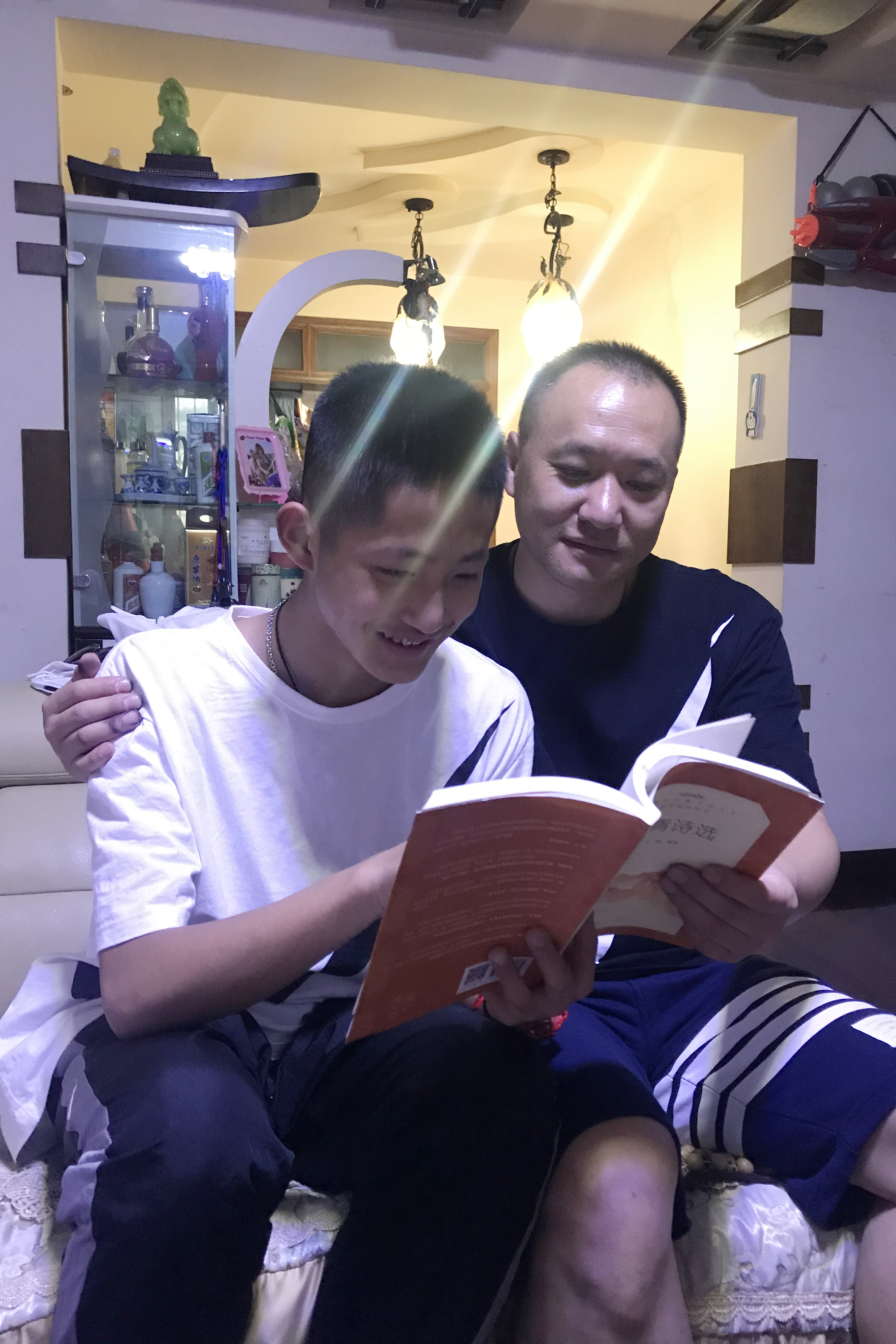4在家读书照 (1).jpg