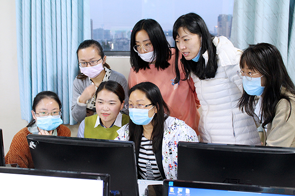 2月26日初一年级金雕版本培训 (16).JPG