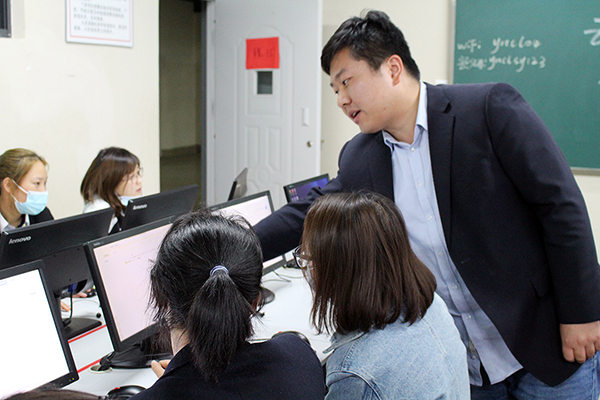 2月26日初一年级金雕版本培训 (10).JPG